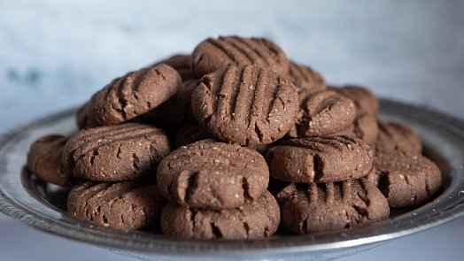 Jak zdobit sušenky? Zkuste 5 rychlých tipů, po kterých vám bude líto je sníst