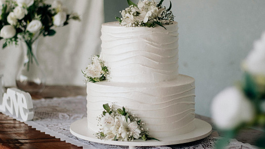 Bílkovomáslový krém:  Použijeme ho ke zdobení dortů i jako základ pod potahovku