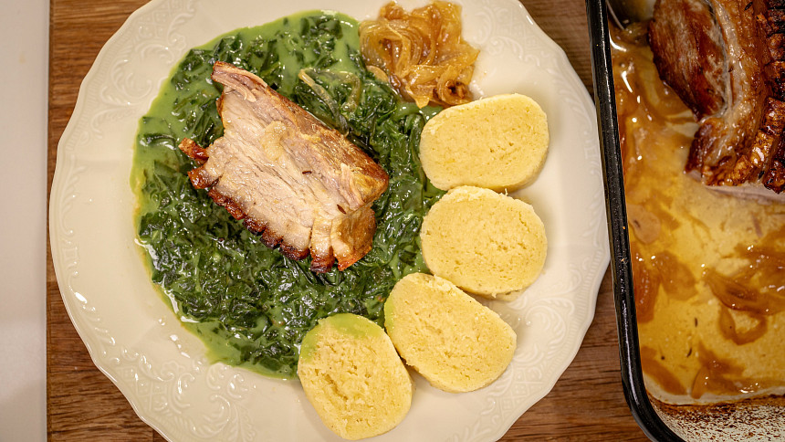 Jak upéct bůček? Prozradíme tajemství famózní pečínky s křupavou kůrkou