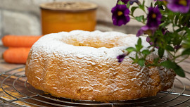 Mrkvová bábovka: Zkuste podle videa recept na vláčný, svěží a šťavnatý moučník