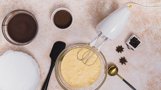 Chyby při používání ručního šlehače: Víme, jak šlehat bez nepořádku v kuchyni