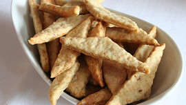 Jak zpracovat odkrojky těsta. Připravíme z nich chutné zákusky, koláč nebo cukroví