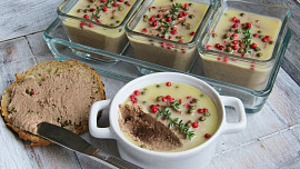 Jak se dělá jemná játrová paštika? Vyrobte si vlastnoručně luxusní delikatesu