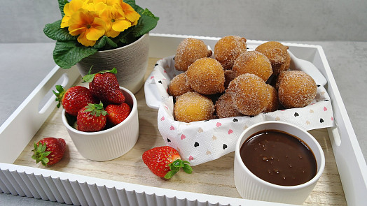 Tvarohové koblížky bez kynutí: Usmažené jsou za chvilku a ze stolu mizí ještě rychleji