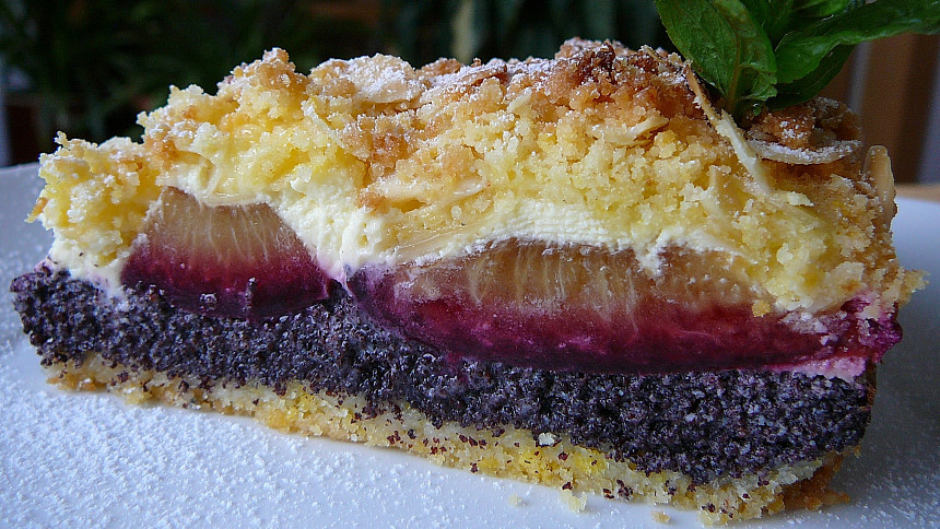 Drobenkový koláč s mákem, tvarohem a švestkami: Vychutnejte si návykovou dokonalost