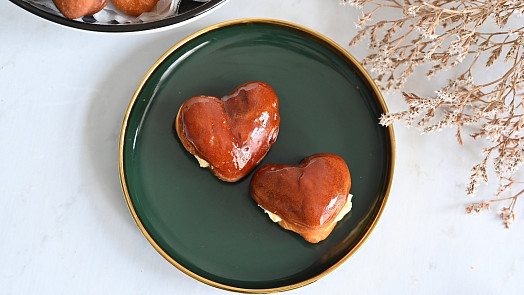 Valentýnské koblihy: Překvapte svou polovičku láskyplnou koblihou ve tvaru srdce