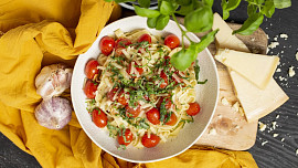 18 receptů na rychlé večeře: Teplé jídlo připravené během chvilky ocení všichni