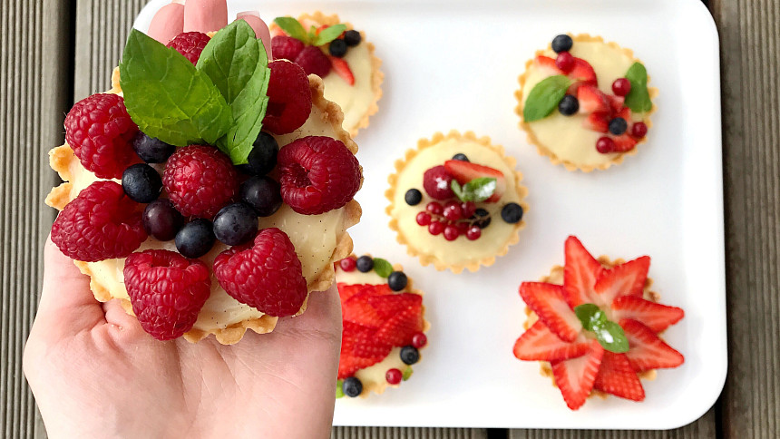 Krém do tartaletek podle videa zvládnou i začátečníci. Provedeme vás jeho přípravou