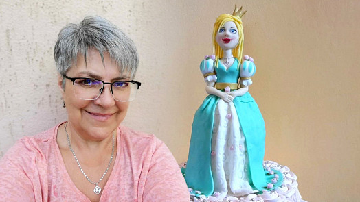 Jedlá móda v cukrařině: Zahrajme si na švadlenku a oblékněme dort do potahovky