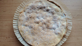 Křehký linecký koláč s jablky: Pochoutka, kvůli které už nebudeme remosku uklízet