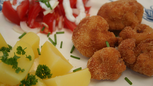 Jak rychle obalit květák na smažení? S tímto trikem to zvládnete během okamžiku