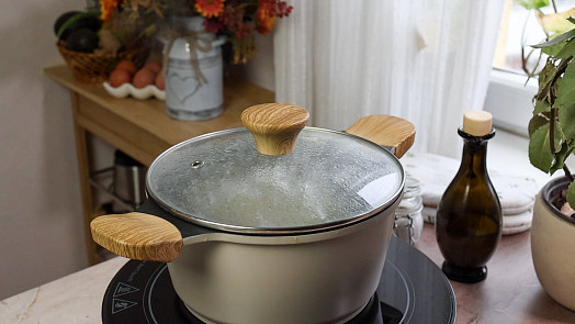 Jak zabránit přetékání vody z hrnce? Poradíme jeden snadný trik, který pomůže