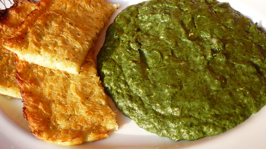 Jak udělat bramborák na plechu? Jednoduché jídlo bez smažení chutná s kysaným zelím