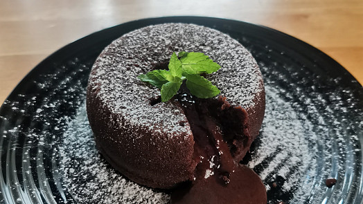 Milujete čokoládový fondán? Dezert pro čokoholiky upečte s námi a uspějte hned poprvé