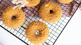 Jak udělat donuty s Lotus polevou? Jsou božsky nadýchané a lepší než z pekárny