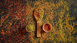 Čubrica: Víte, z čeho se tato známá kořenící směs skládá a k čemu se využívá?