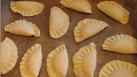 Jak naplnit taštičky? Ukážeme vám několik způsobů tvarování podle videonávodu