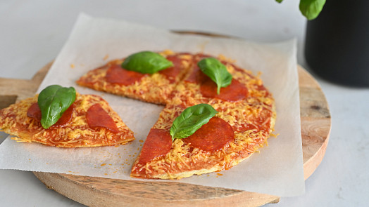 Pizza z tortilly: Rychlá a chutná varianta jídla, které snadno zvládnete i díky videu