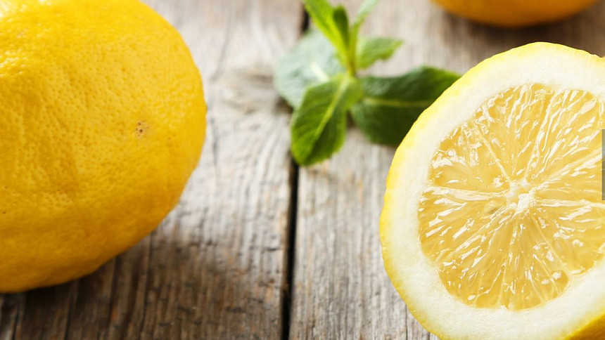 Jak využít citrony v kuchyni? Poradíme s výběrem i využitím cenného ovoce