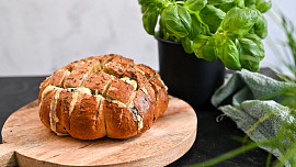 Chcete pro návštěvu připravit originální pohoštění? Vyzkoušejte chlebového ježka