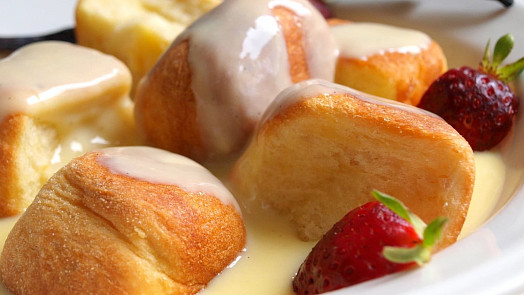 Jak připravit dukátové buchtičky? S domácím vanilkovým krémem chutnají božsky