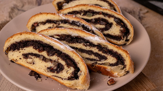 Moučník na neděli: Kynutý makový závin de luxe je sladká klasika v té nejlepší podobě