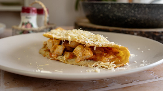 Jak připravit bramborák plněný kuřecím masem? Sytý oběd zaručeně potěší celou rodinu