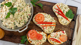 Jak připravit salámovou pomazánku? Rychlá svačinka, která zachutná celé rodině