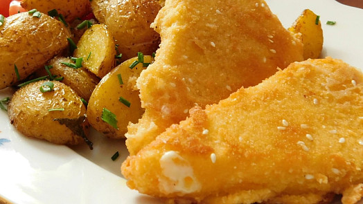 Jak připravit nejlepší smažený sýr? Zdravější verzi připravíte v horkovzdušné fritéze