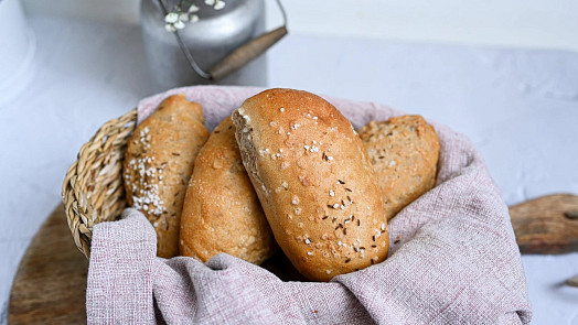 Jak rozpéct pečivo v horkovzdušné fritéze? Starší chléb bude zase jako čerstvý