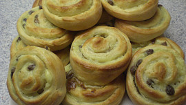 Nevíte, čím naplnit šneky z těsta? Nabízíme variace sladkých i slaných náplní