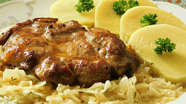 Jak správně naložit krkovici? Postup, který vám zaručí křehké a šťavnaté maso