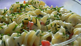 Sýrové těstoviny vařené v mléce: Snadný a rychlý recept z jednoho hrnce vás ohromí