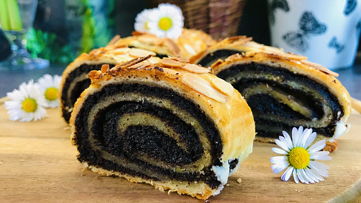 Makový závin: Připravte tento snadný moučník bez kynutí, hosté si náramně pochutnají