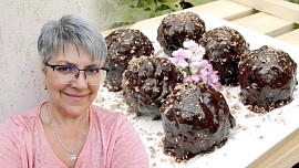 Pražské koule už v cukrárnách nenajdeme. Zato ty domácí jsou naprosto báječné