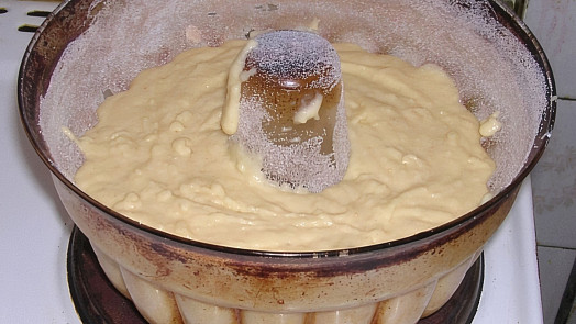 Kolik těsta do různě velkých forem? Není snadné odhadnout nebo vypočítat množství