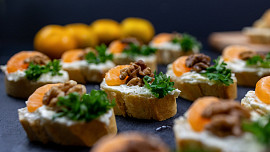 Šlehaná pomazánka na jednohubky: Připravená podle videa bude jemná a plná chutí