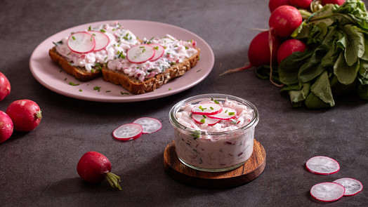 5 nejoblíbenějších jarních pomazánek: Od svěžích bylinek až po vajíčkovou klasiku