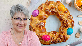 Velikonoční věnec je sladkým symbolem hojnosti. Nejvíce mu sluší barevná vajíčka