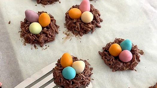 Velikonoční čokoládová hnízdečka jsou pochoutkou, dekorací i odměnou pro koledníky