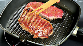 Co znamená nechat maso po tepelné úpravě odpočinout a proč se to dělá? Poradíme