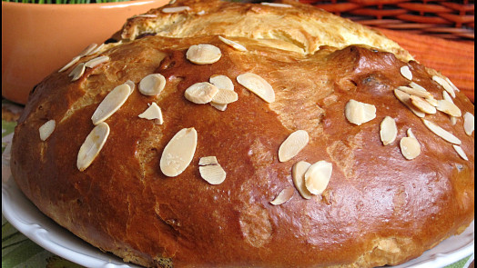 Čím a kdy přesně potřít kynutý mazanec před pečením? I na detailech záleží