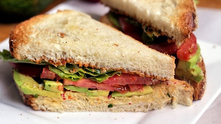 Co s sebou k jídlu na zahradu na celý den? Večerní přípravy ušetří čas a starosti