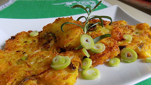 Staročeské zelníky našich prababiček: Usmažte si báječné placky s kysaným zelím