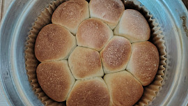 Buchty z remosky patří k oblíbeným moučníkům. Ty nejlepší jsou z kynutého těsta