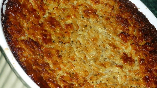 Domažlický bramborák z kynutého těsta: Ochucené těsto dejte do formy a dozlatova upečte