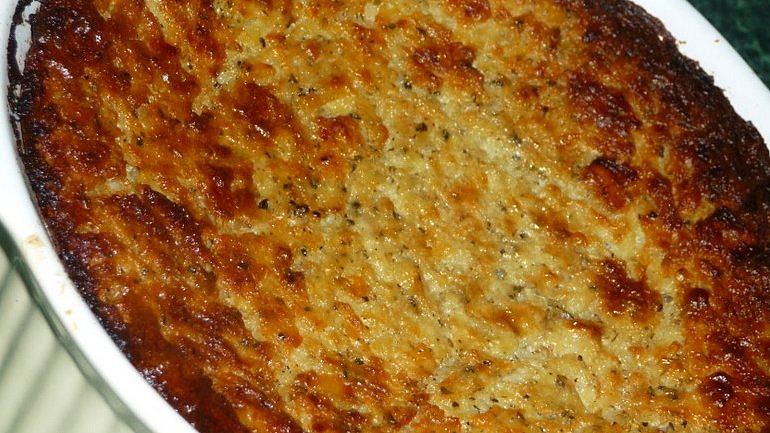 Domažlický kynutý bramborák: Ochucené těsto dejte do formy a dozlatova upečte v troubě