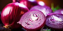 Rozdíl mezi bílou a červenou cibulí: Pro mnohé je překvapení, že se neliší jen barvou