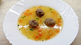 Vývar je důležitou součástí mnoha pokrmů, přitom jde o zbytek po uvaření masa