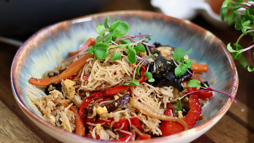 Na co použít rýžové nudle? Jsou skvělým hlavním chodem, přílohou i sladkou tečkou